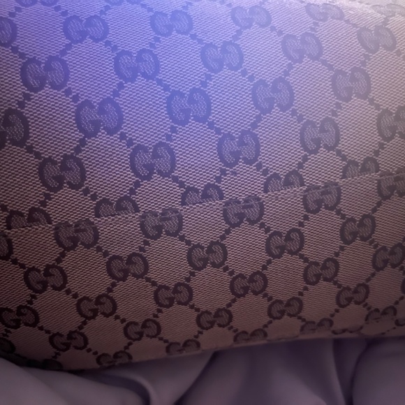 Authentic Gucci - Picture 5 of 5